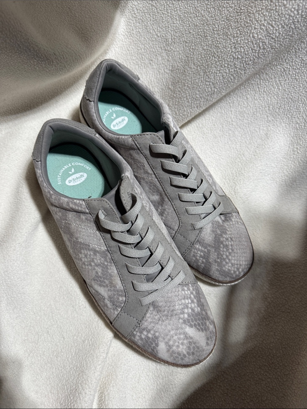 Dr. Scholl's Women's Gray Textured Lace-Up Sneakers